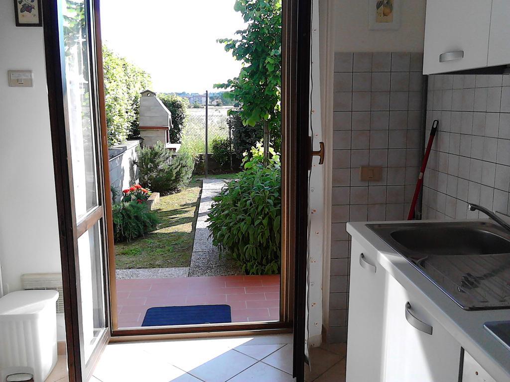 Bed And Breakfast Catherina Ponsacco Exterior foto